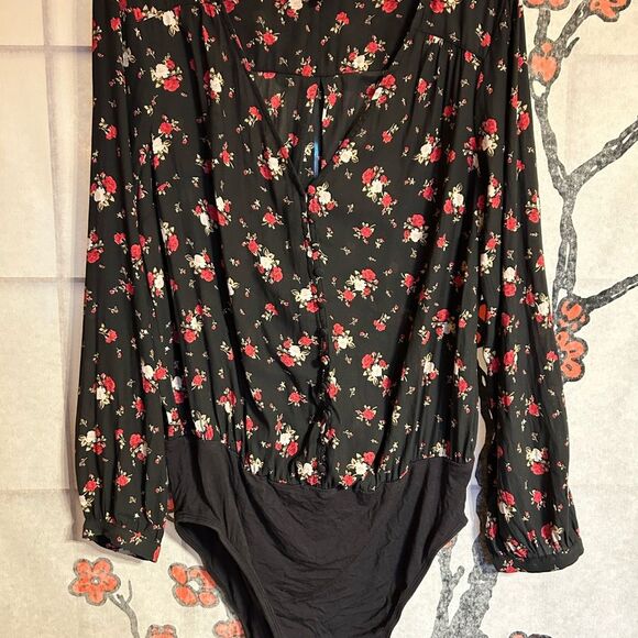 Super Cute Floral Bodysuit, Worn Only Once, in Excellent Condition - Picture 10 of 10